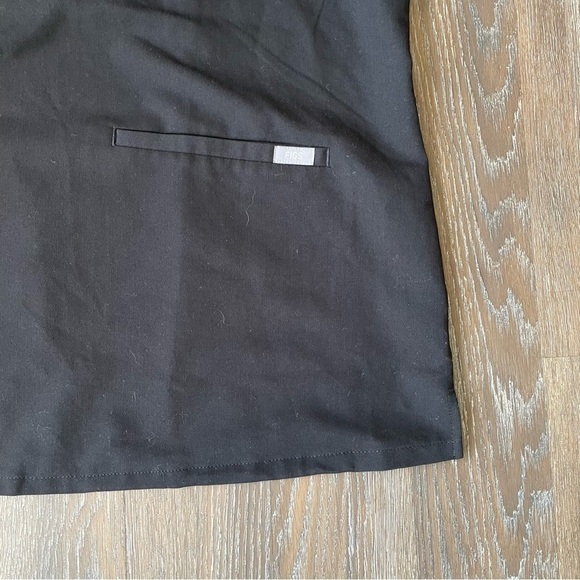 🥒 FIGS Casma Three Pocket Medical Technical Scrub Short Sleeve Top Black XXL - Picture 6 of 10